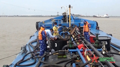 Bộ tư lệnh Vùng Cảnh sát biển 1 tạm giữ 25 ngàn lít dầu DO không rõ nguồn gốc
